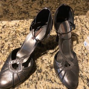 Grey super comfy heels. Size 10